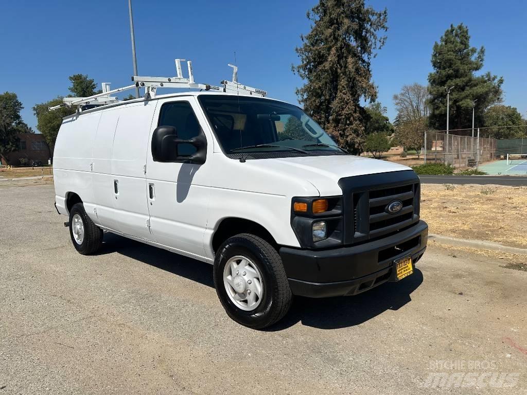 Ford E 250 Pakettiautot