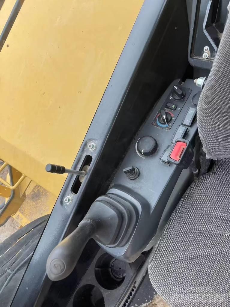 John Deere E60 Minikaivukoneet < 7t