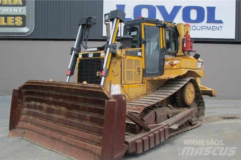 CAT D6R Telaketjupuskutraktorit