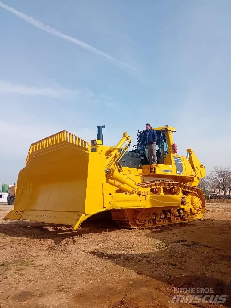 Komatsu D375AX Telaketjupuskutraktorit