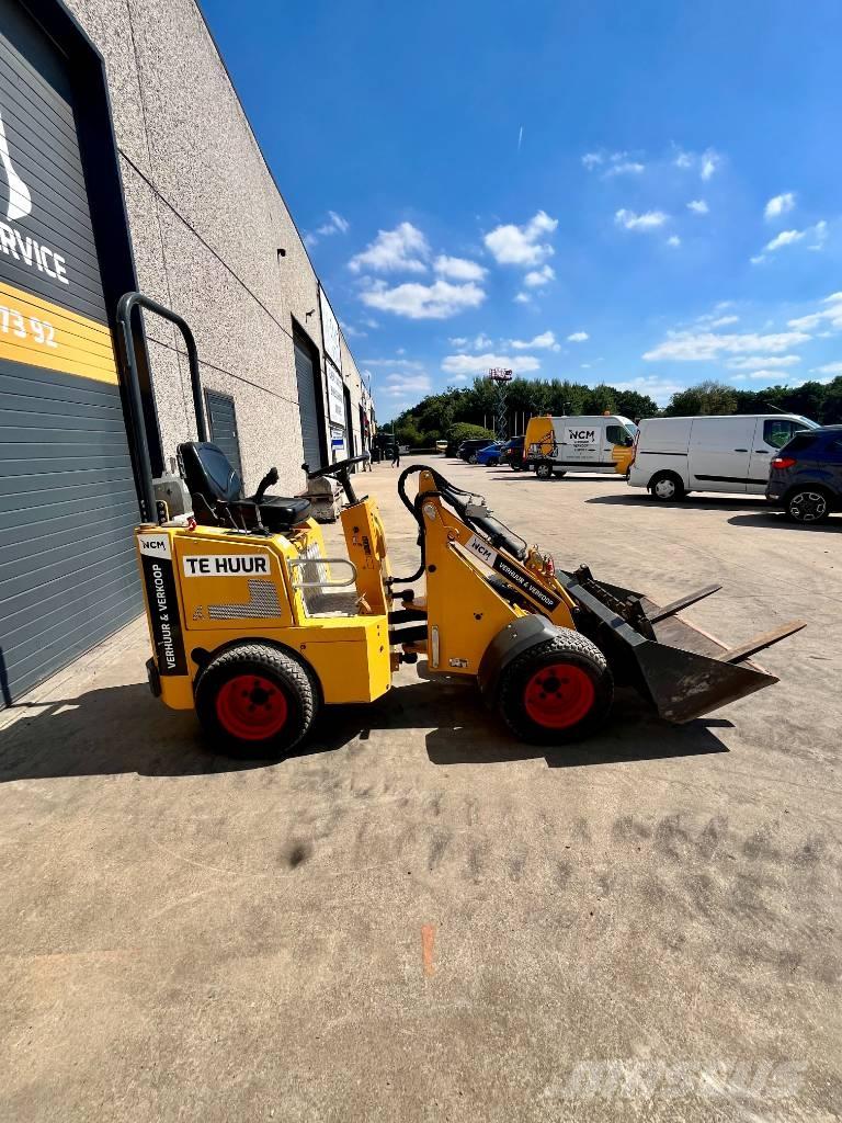 Knikmops KM 100 Pyöräkuormaajat