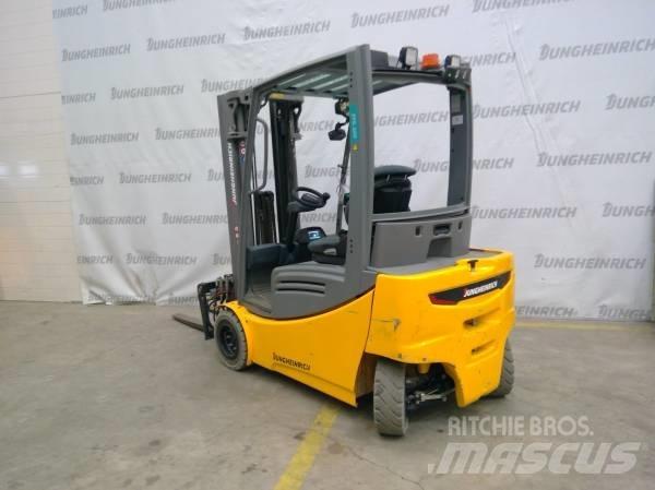 Jungheinrich EFG 320 Sähkötrukit