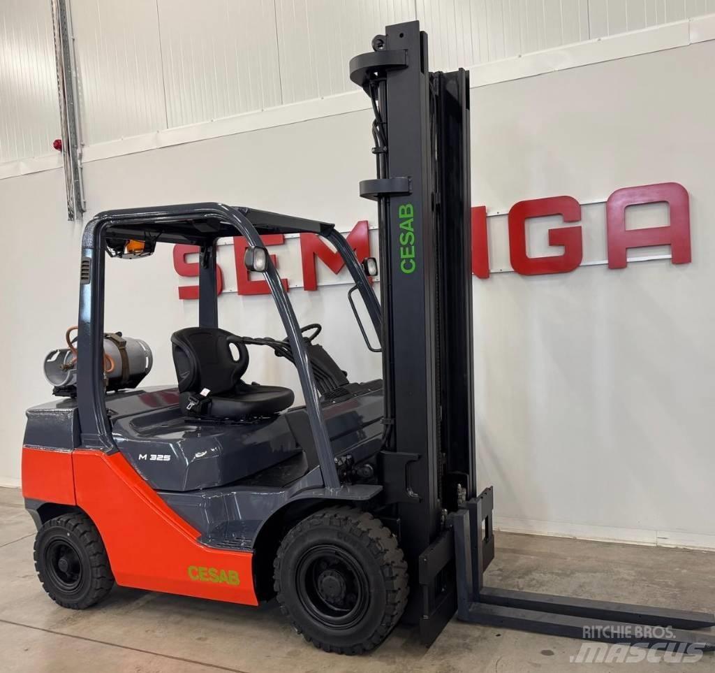 Cesab 10493 M325G Nestekaasutrukit