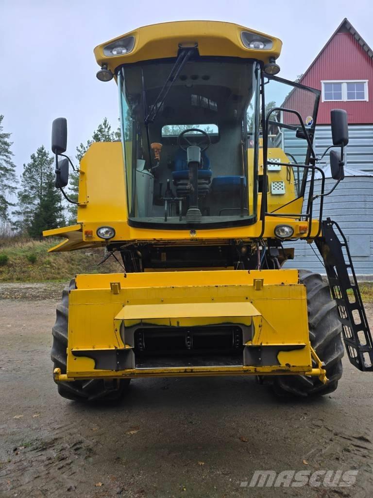New Holland TC 5050 Leikkuupuimurit