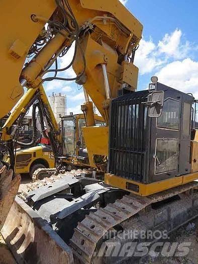 Liebherr 944C Erikoiskaivinkoneet