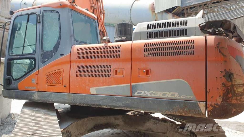 Doosan DX 300 LC-5 Telakaivukoneet
