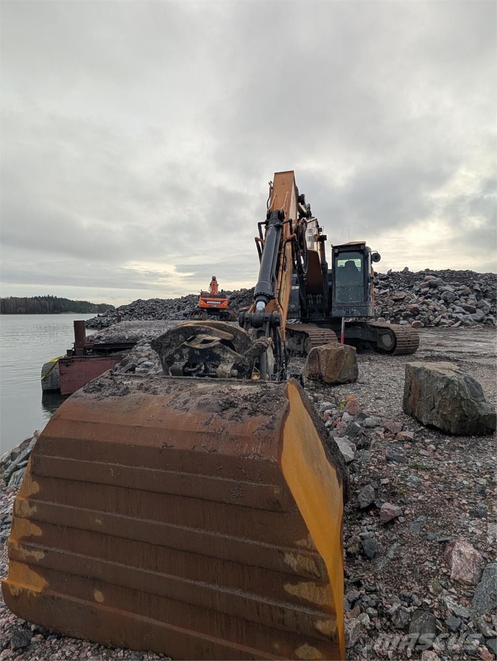 CASE CX 245D SR Telakaivukoneet