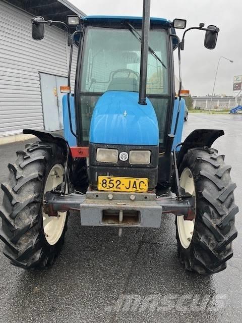 New Holland 5635 Traktorit