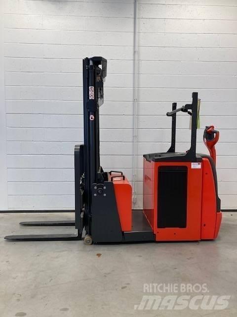 Linde L12AC/1171-01 Käyden ajettavat pinoamistrukit