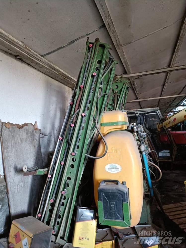 Amazone UF 1200 Nostolaite ruiskut