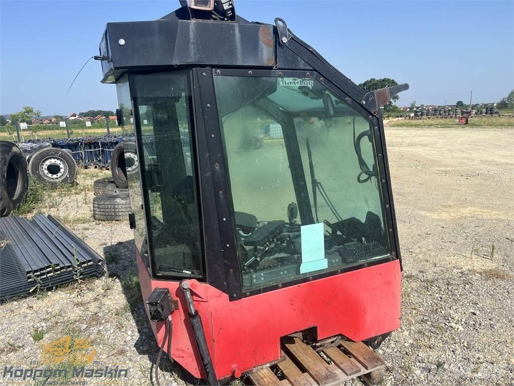 Valmet 911.1 Ohjaamo ja sisusta