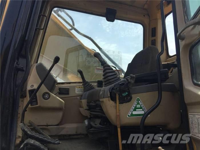 CAT 325 B Telakaivukoneet