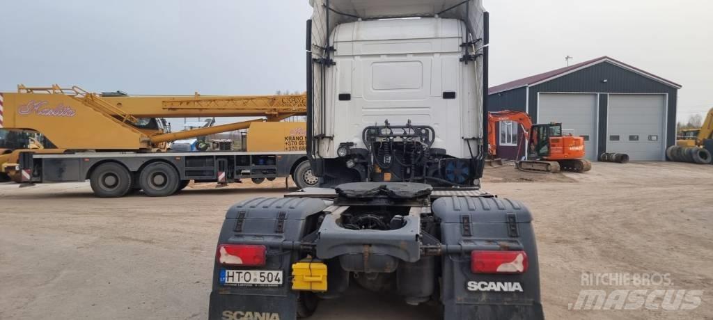 Scania R 450 Vetopöytäautot