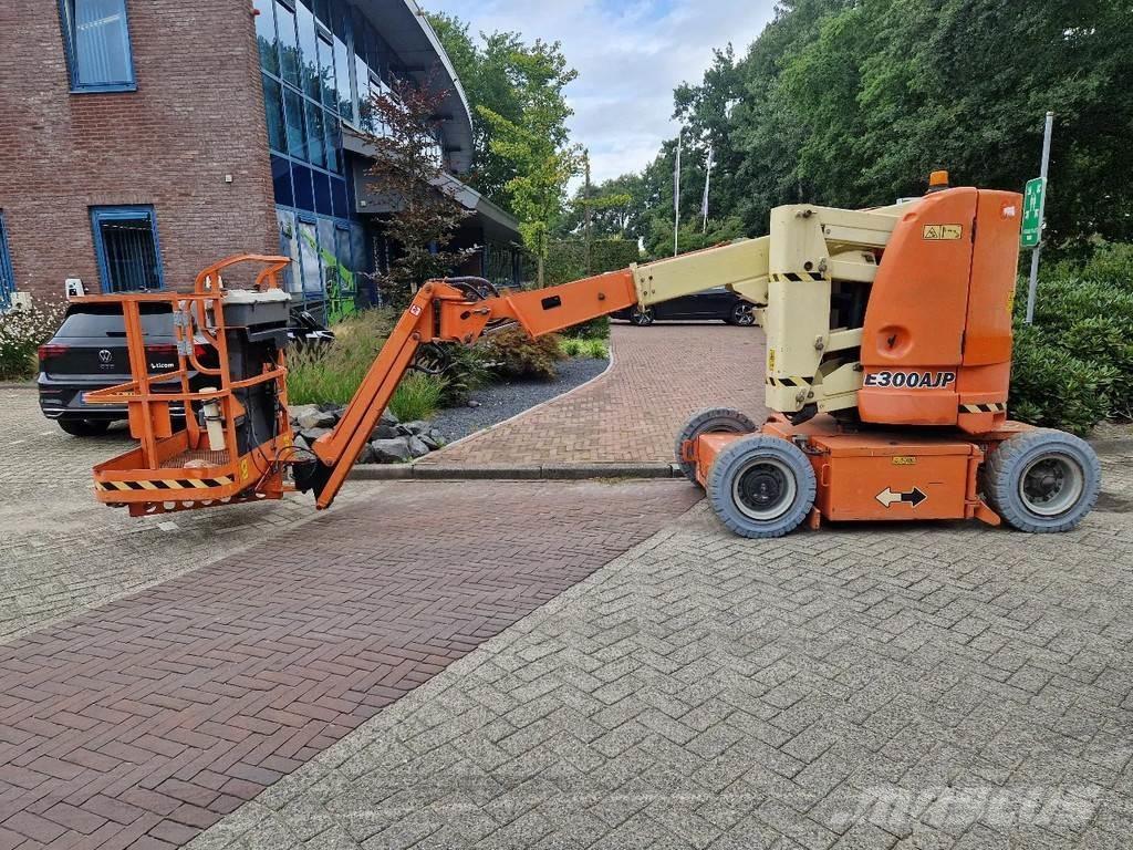 JLG E300AJP Kuukulkijat