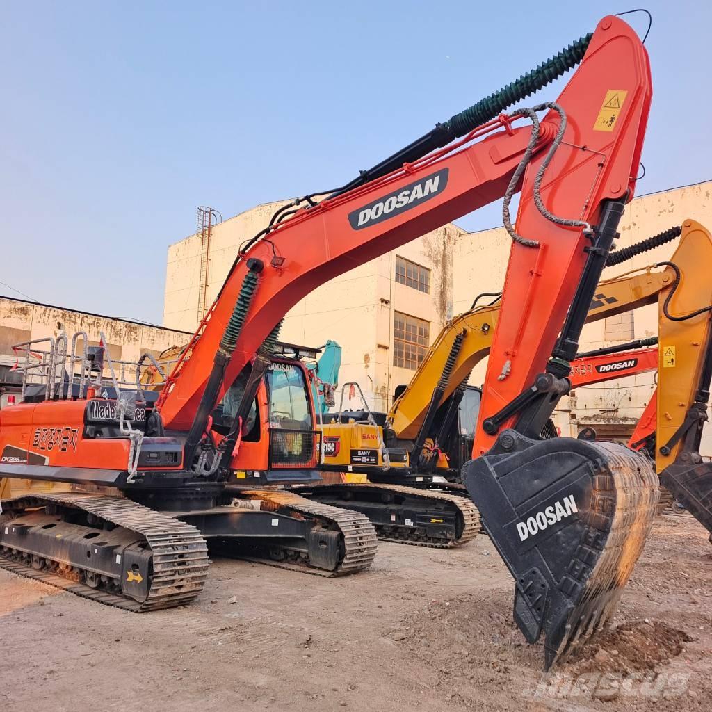 Doosan DX 300LC-9C Telakaivukoneet