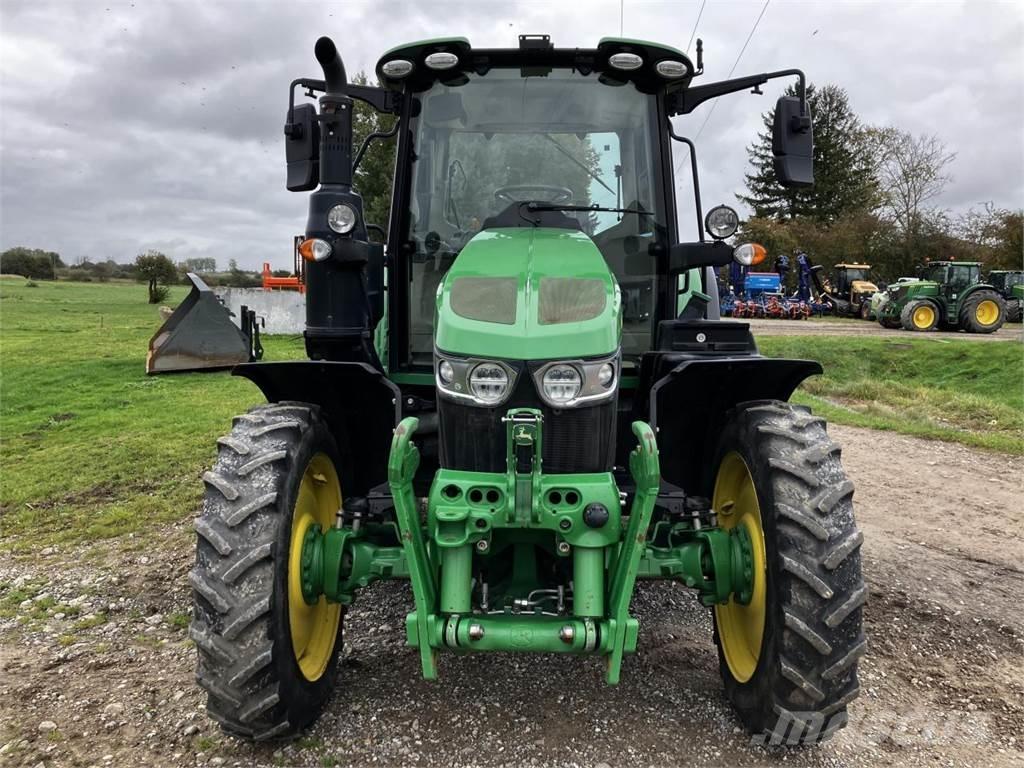 John Deere 6120M Traktorit