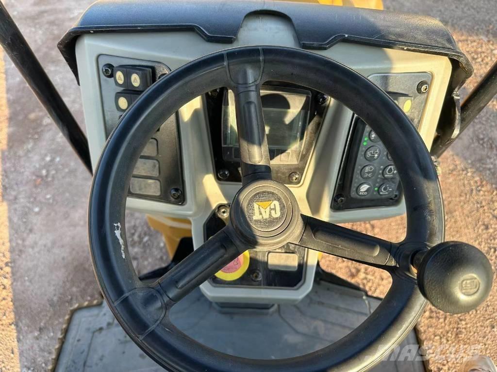 CAT CB 24 B Tandemjyrät