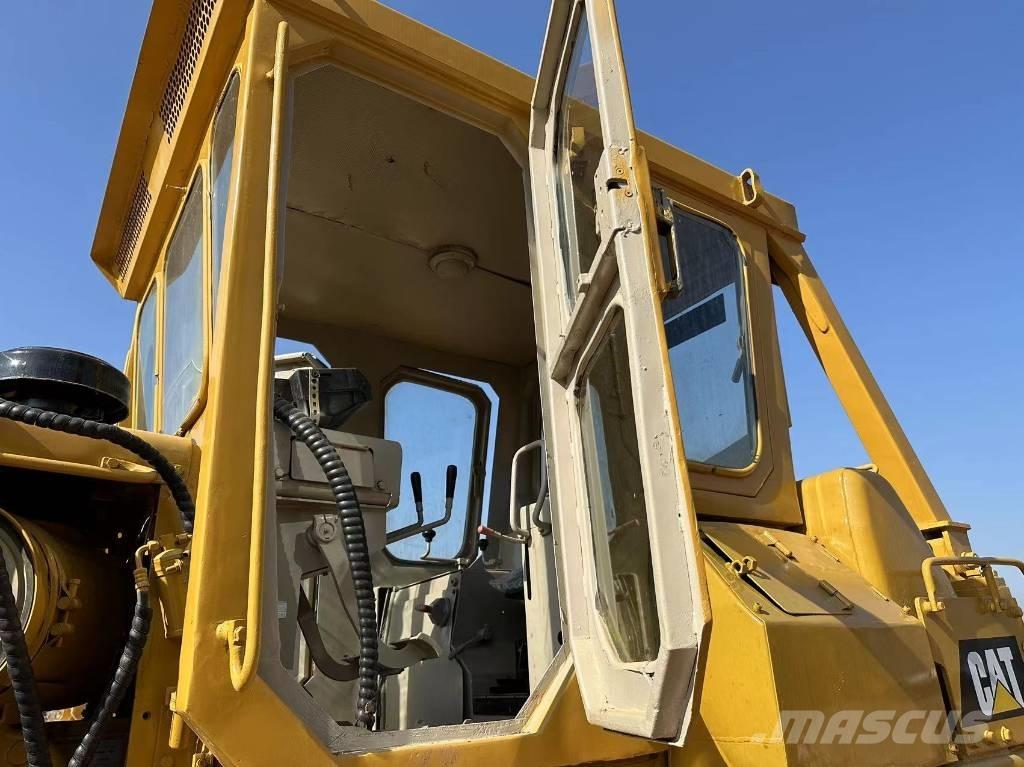 CAT D 8 K Telaketjupuskutraktorit