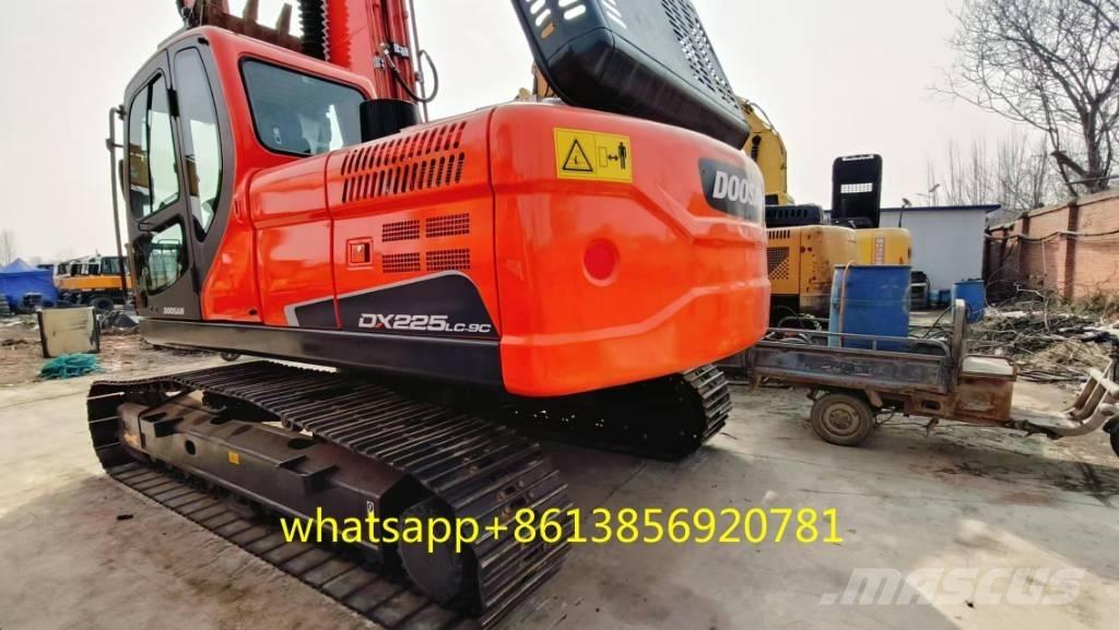 Doosan DX 225 Telakaivukoneet