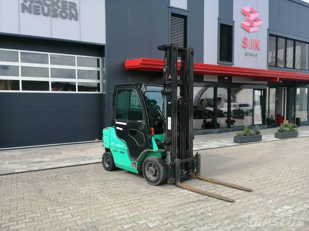 Mitsubishi FD25N Dieseltrukit