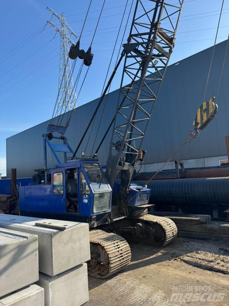 Hitachi KH 100 Tela-alustaiset nosturit