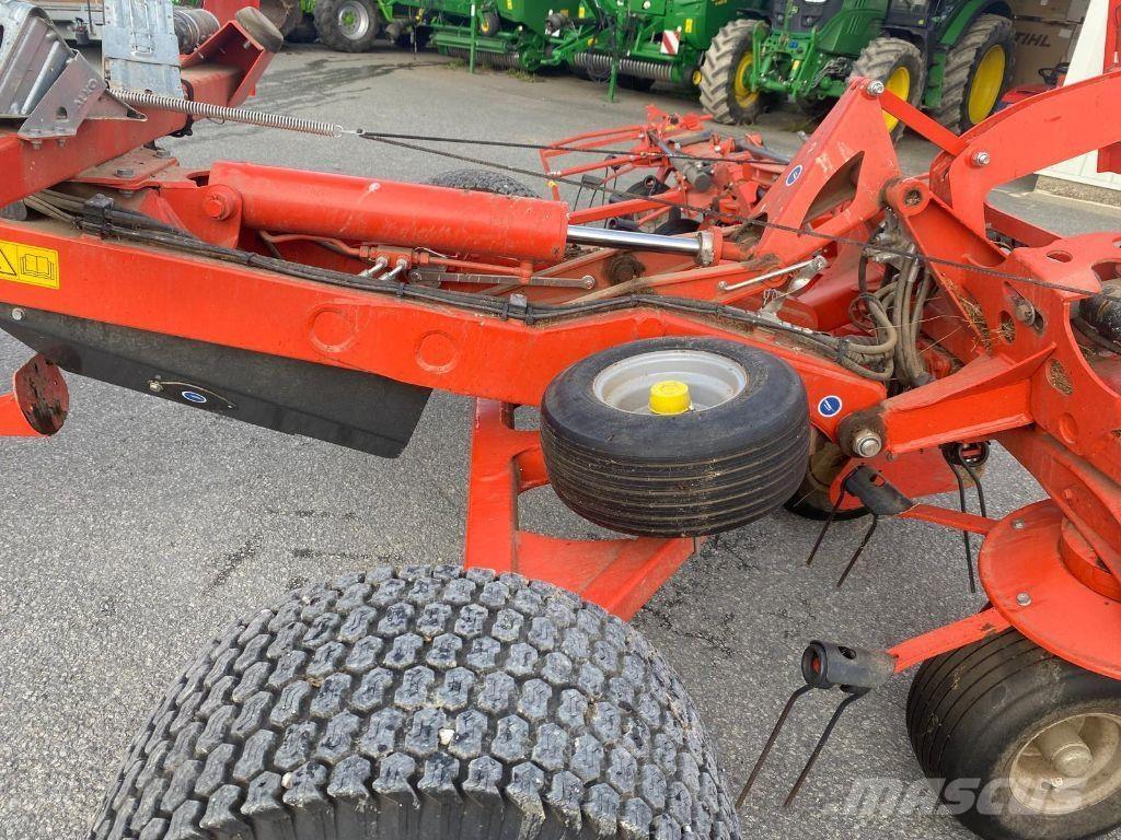 Kuhn GF8712T Pöyhimet ja haravat