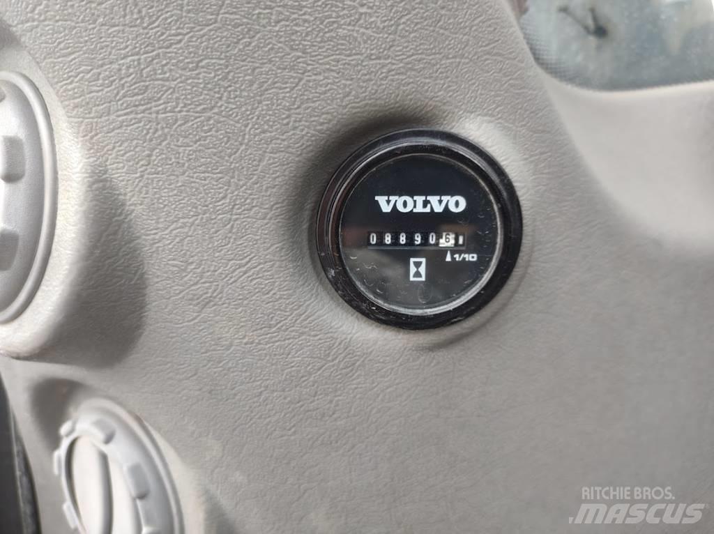 Volvo EC300DL Telakaivukoneet