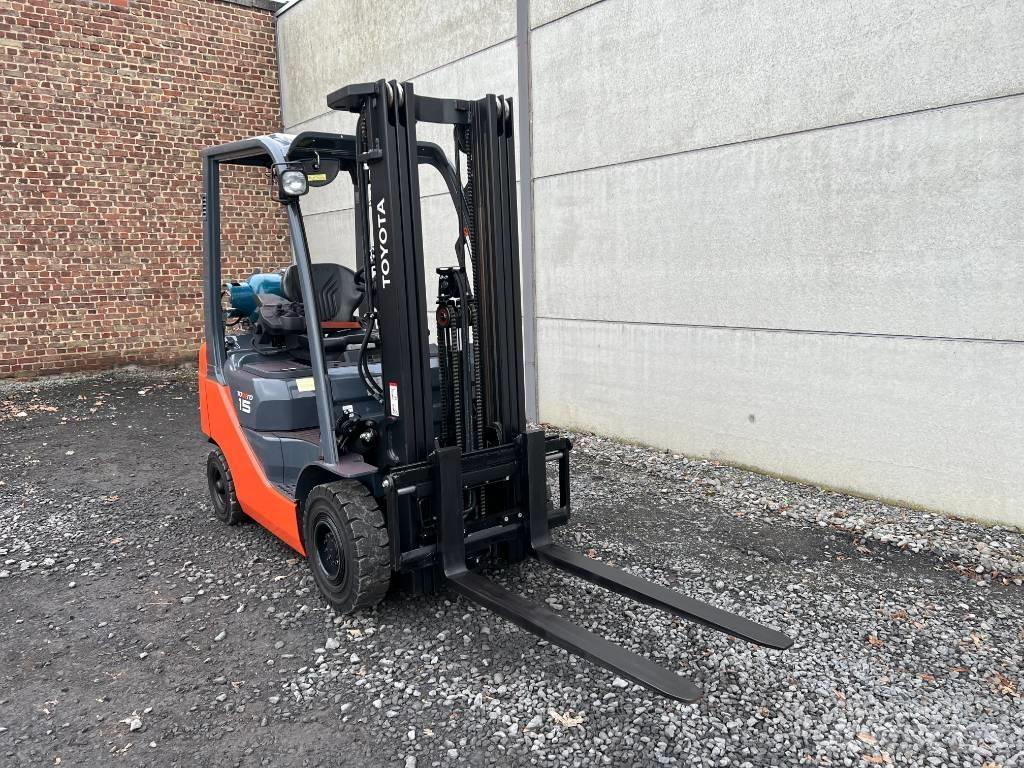 Toyota 02-8 FGF 15 Nestekaasutrukit