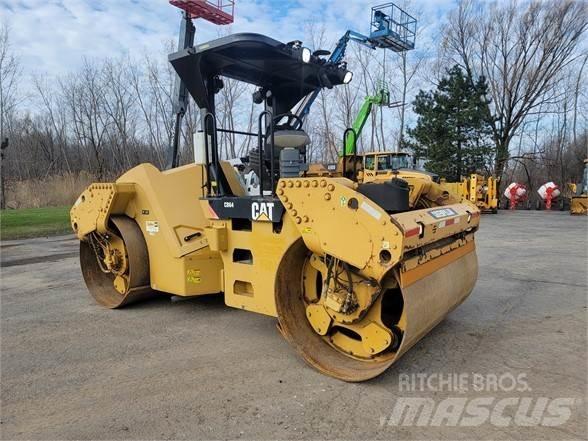 CAT CB64 Yksivalssijyrät