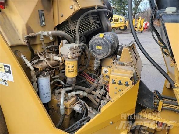 CAT CB64 Yksivalssijyrät