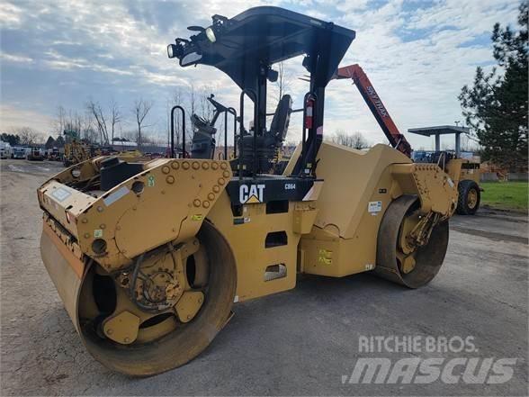 CAT CB64 Yksivalssijyrät