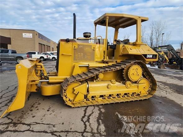 CAT D6M XL Telaketjupuskutraktorit