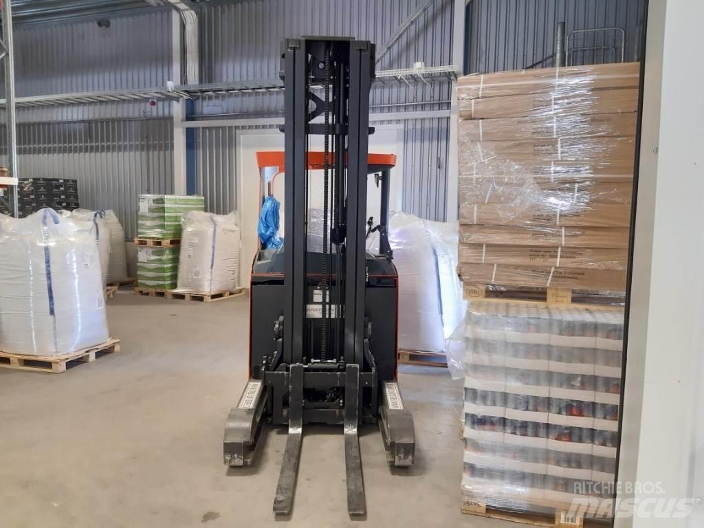 BT RRE200E Työntömastotrukit