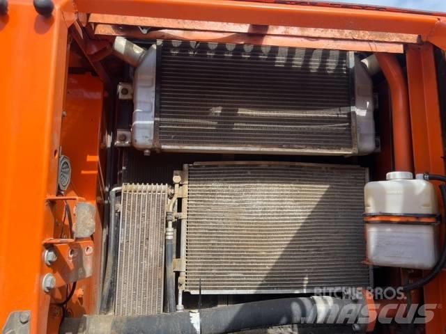 Doosan DX 225 LC Telakaivukoneet