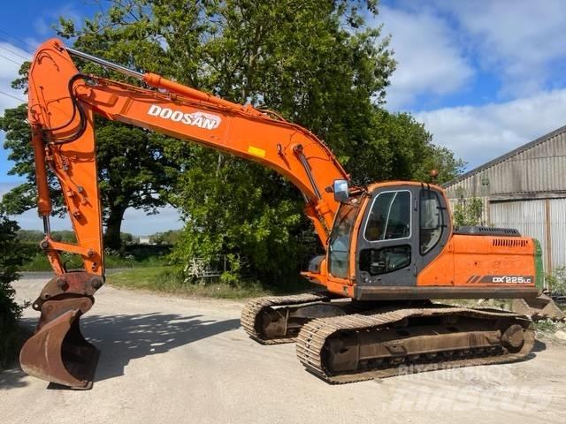 Doosan DX 225 LC Telakaivukoneet