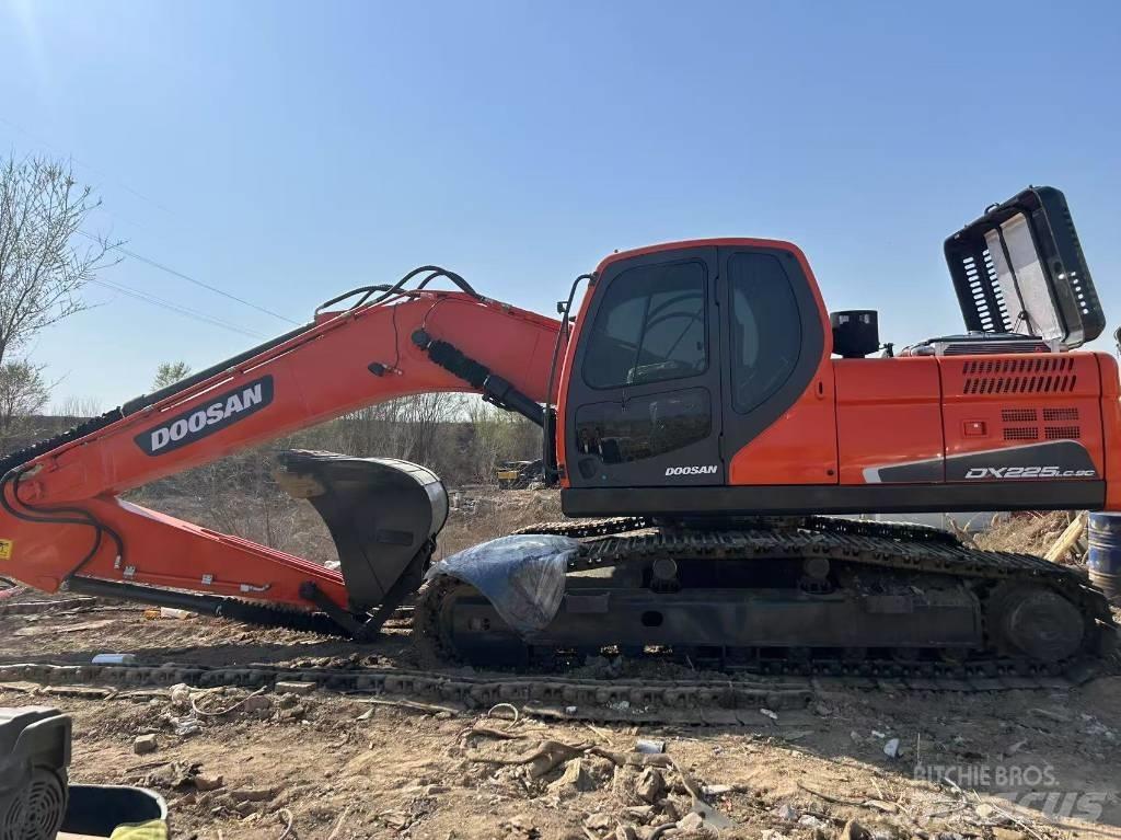Doosan DX225LC-9C Telakaivukoneet