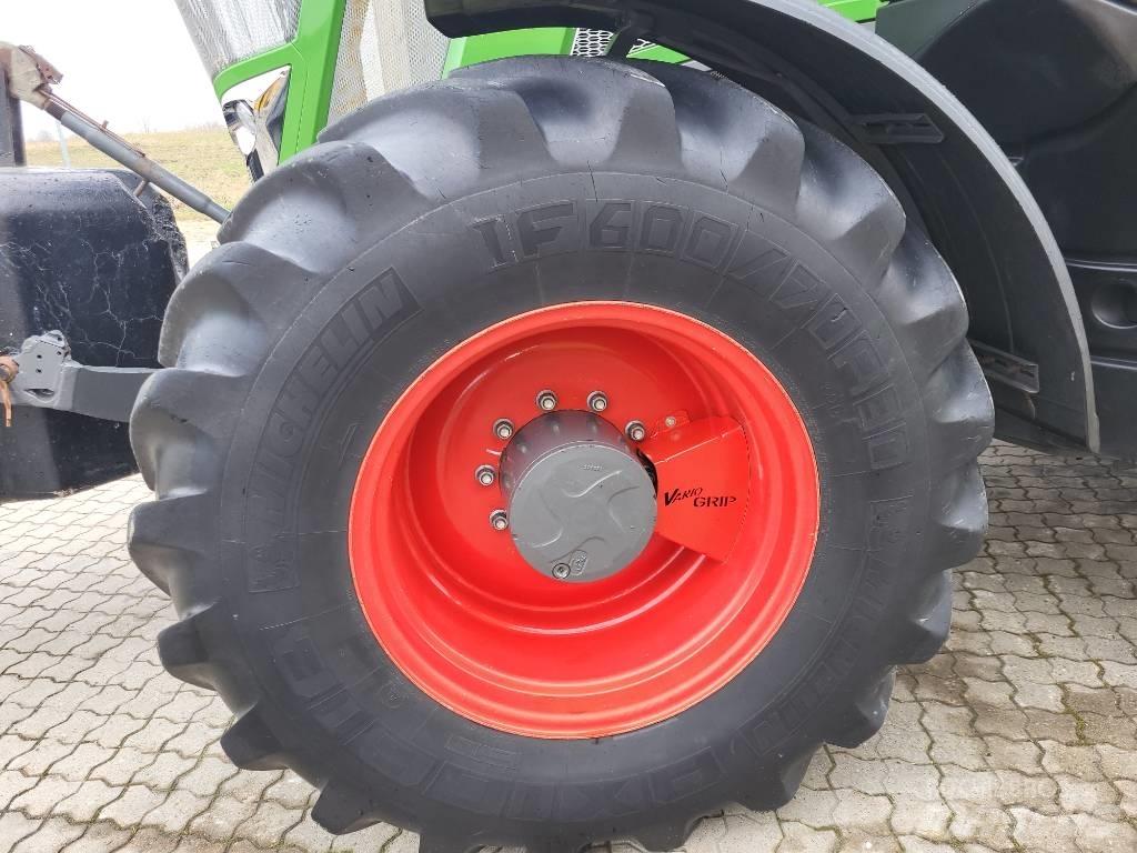 Fendt 828 Vario Traktorit