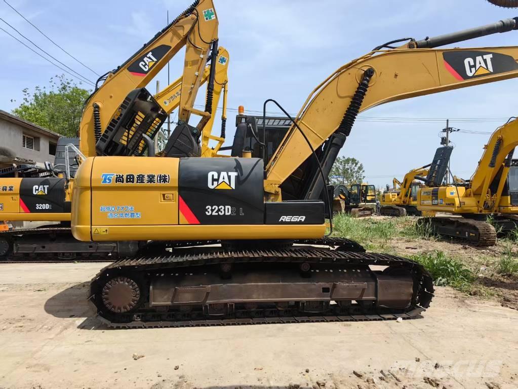 CAT 323 D Telakaivukoneet