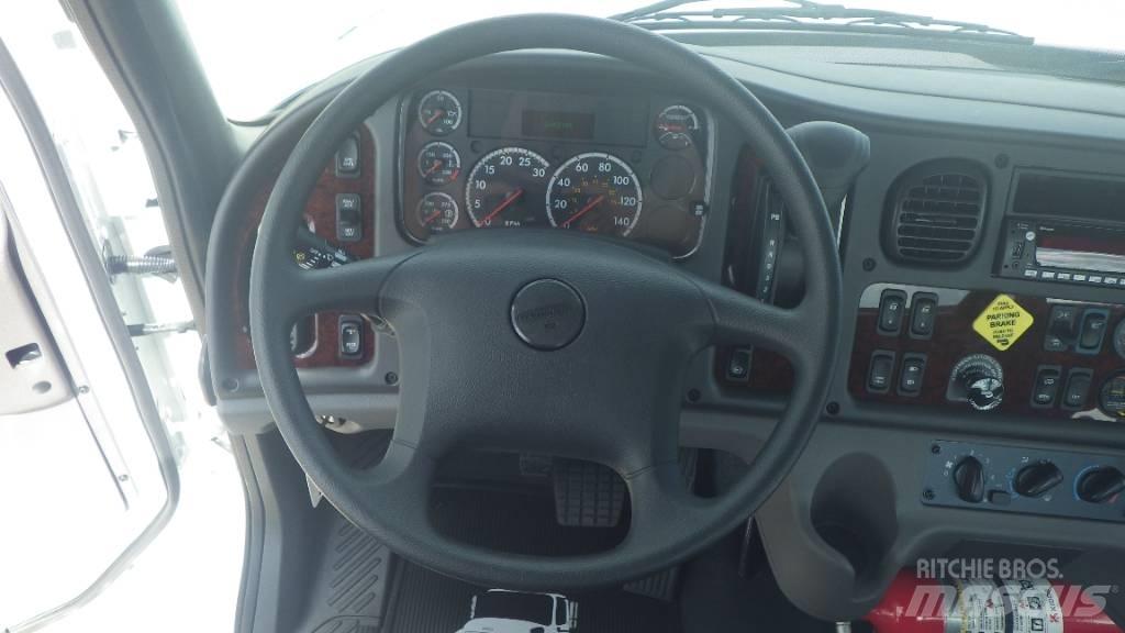 Freightliner M2106 Kuorma-autoalustat