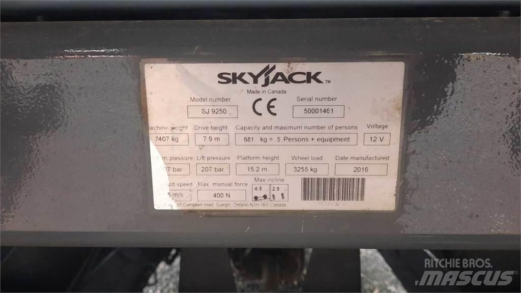SkyJack 9250RT Saksilavat