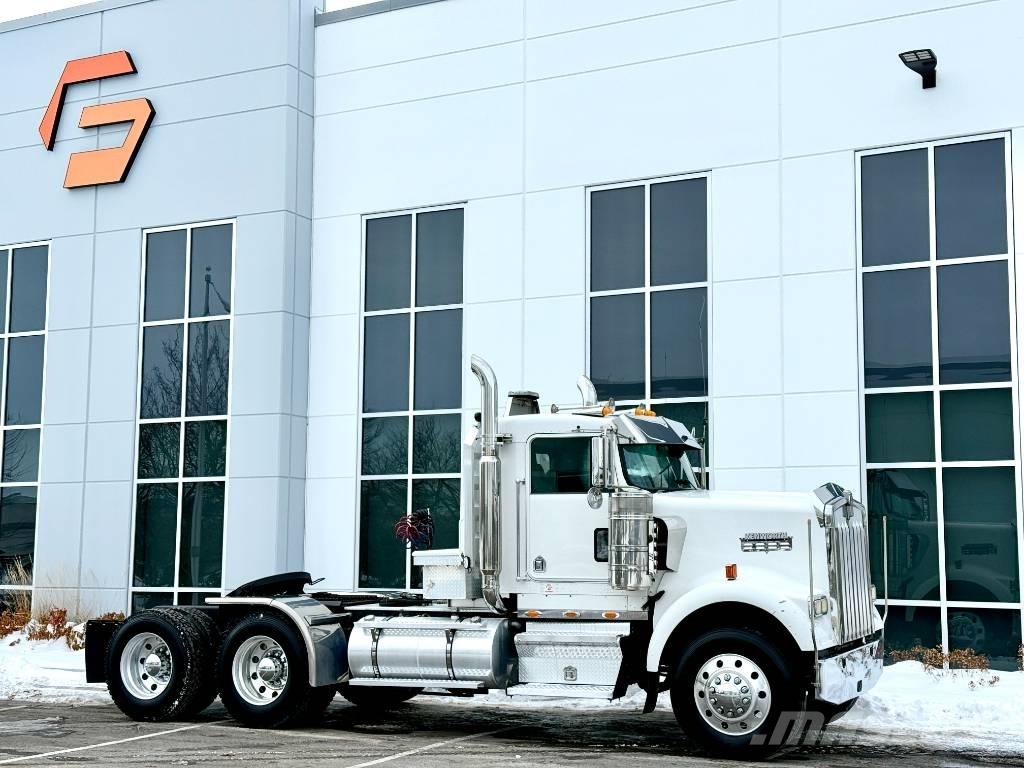 Kenworth W 900 Vetopöytäautot