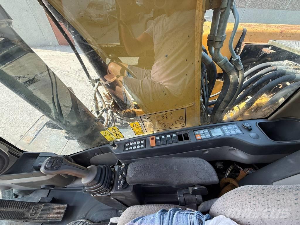 CAT M 322 D Pyöräkaivukoneet