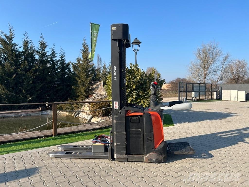 Toyota SPE 140 Käyden ajettavat pinoamistrukit