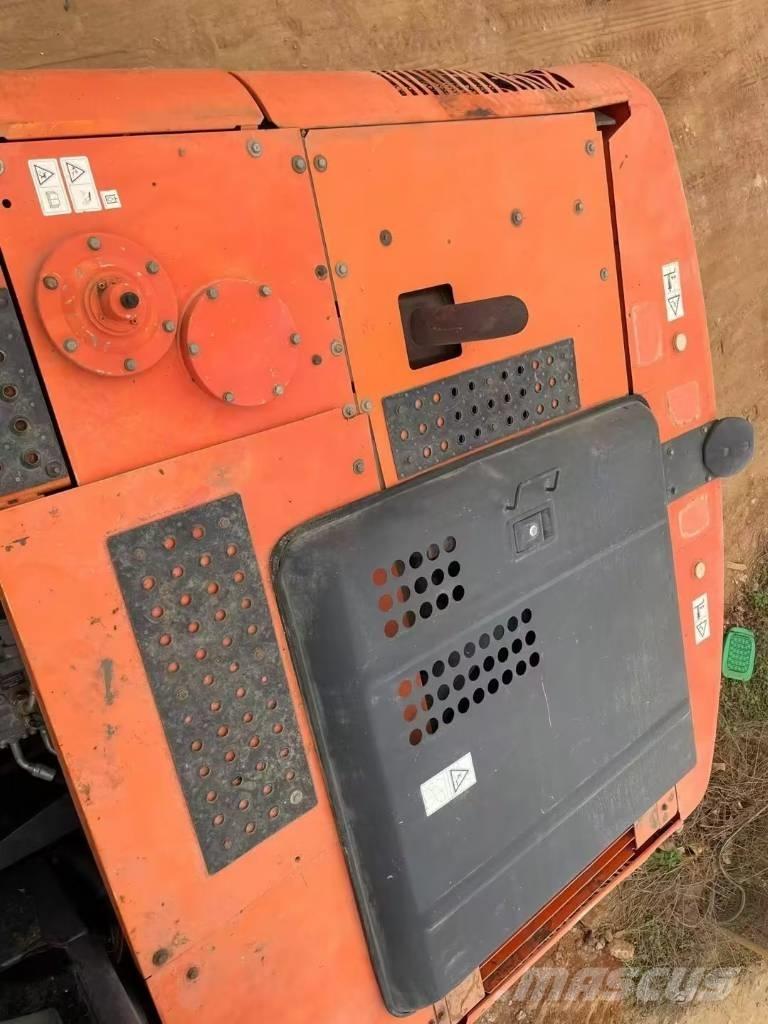 Hitachi ZX 200 Telakaivukoneet