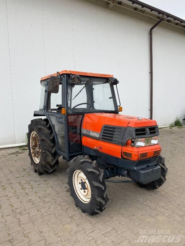 Kubota GL 320 Taajamatraktorit