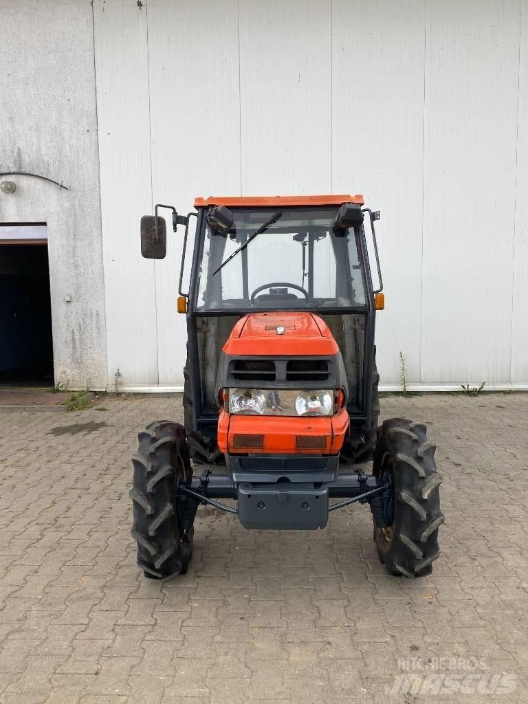 Kubota GL 320 Taajamatraktorit