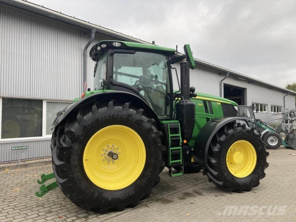 John Deere 6R250 Traktorit