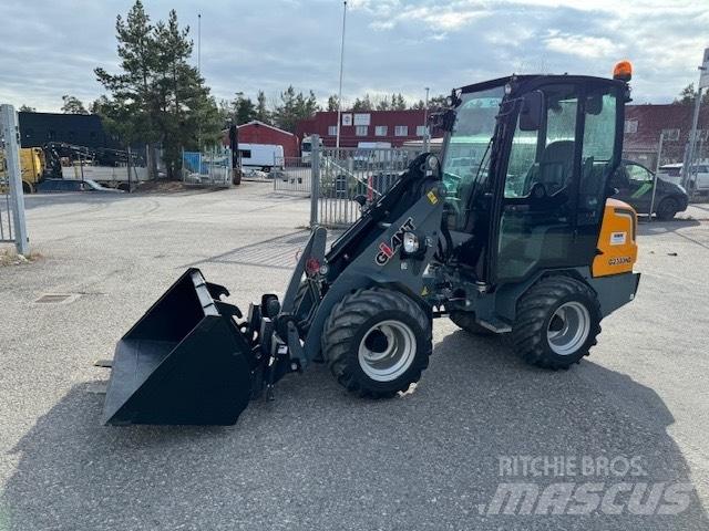 GiANT G2300 HD Pienkuormaajat
