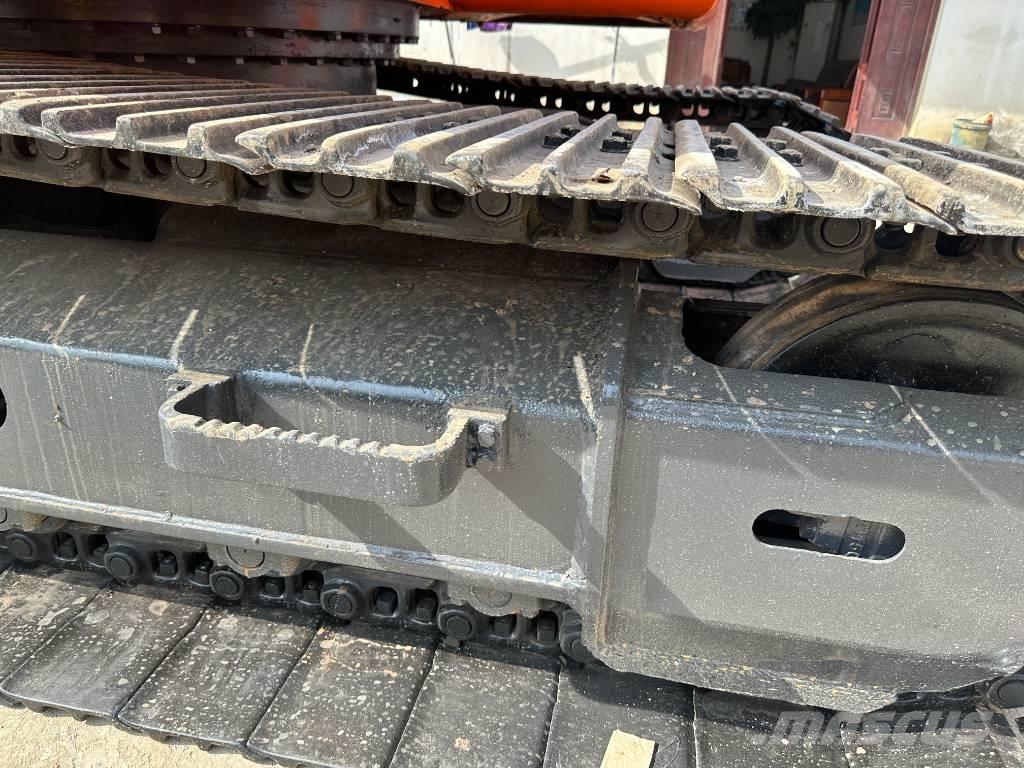 Doosan DX 160 LC Telakaivukoneet