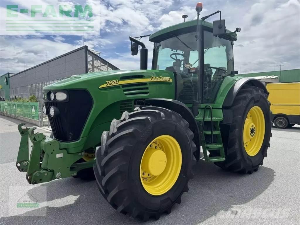 John Deere 7920 Traktorit